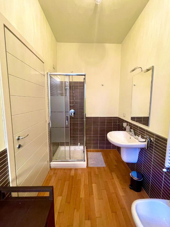 Luxury Four-Room Apartment In Monza Centro - 2 Min Walk To Train Station Eksteriør bilde